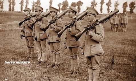 AUSTRO -HONGROIS .