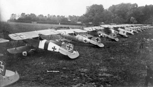 LUFTFAHRTRUPPEN .