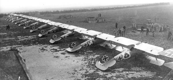 LUFTFAHRTRUPPEN .