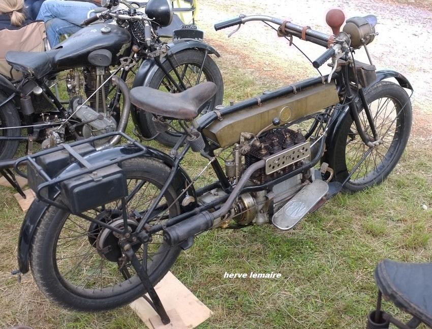 LES MOTOCYCLETTES .