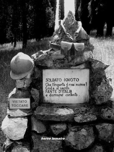 LES ITALIENS .