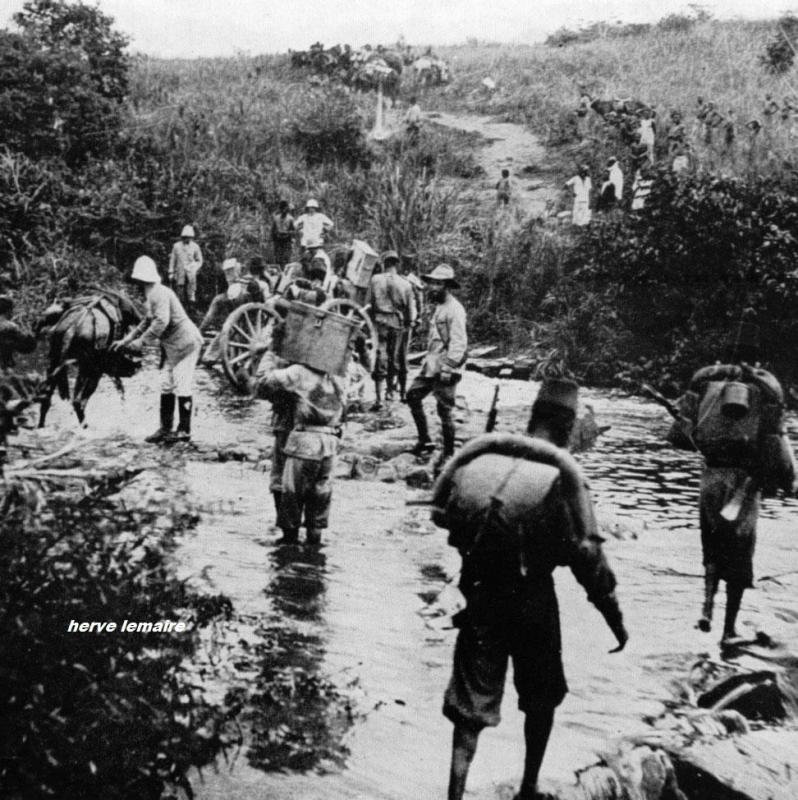 LES FUSILLIERS MARINS.ET SOLDATS BELGES.