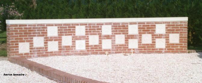 LONGUEVAL 80 .