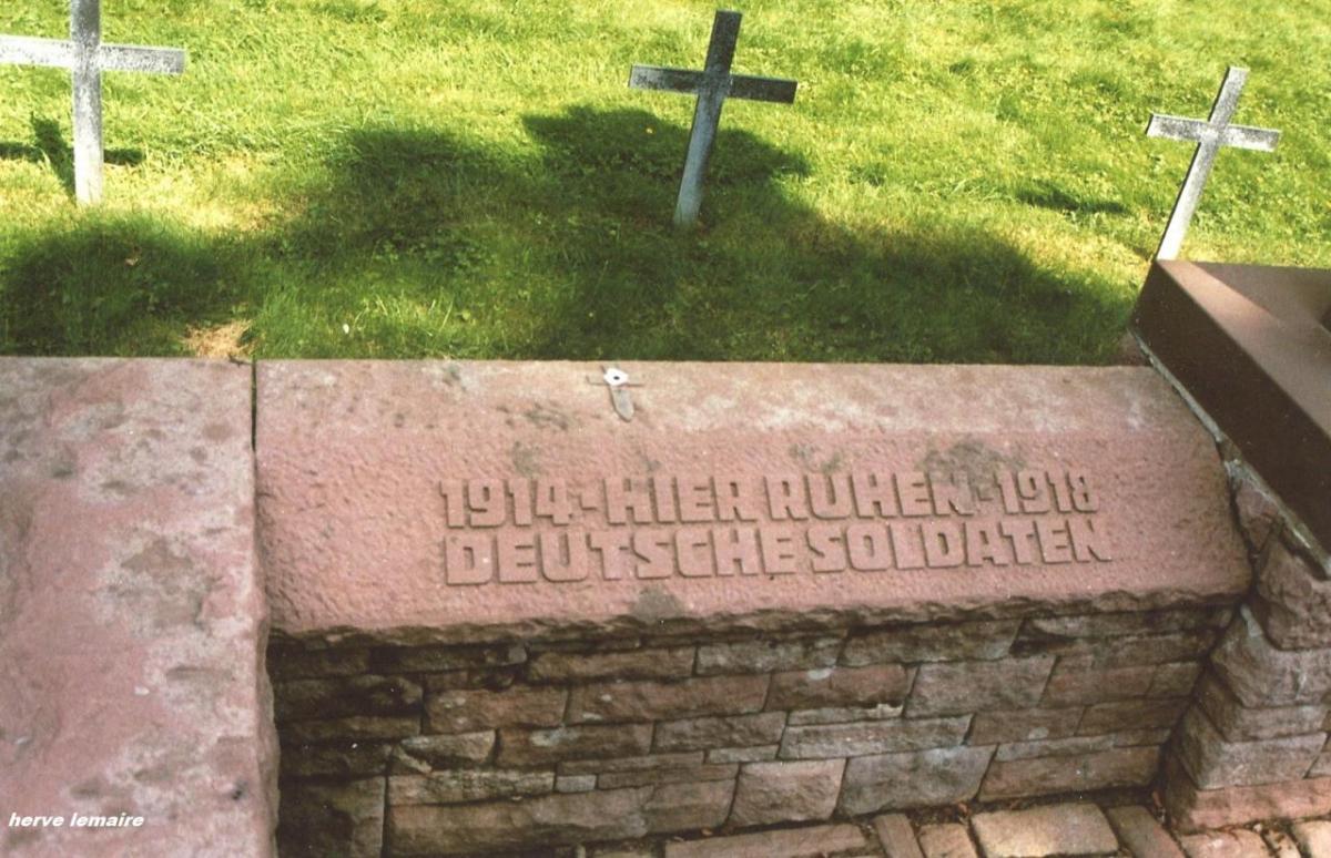 LES CIMETIERES  ALLEMANDS .