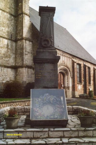LES MONUMENTS AUX MORTS .