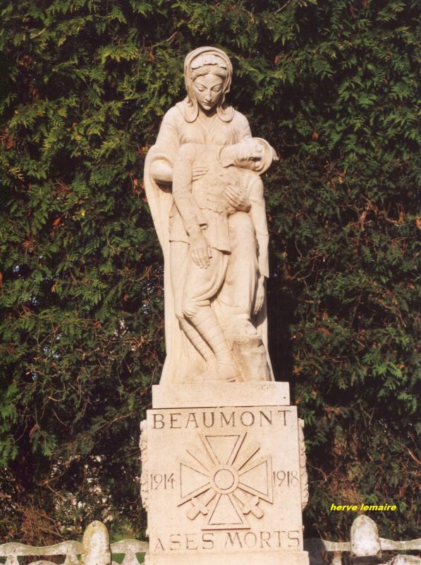 LES MONUMENTS AUX MORTS .