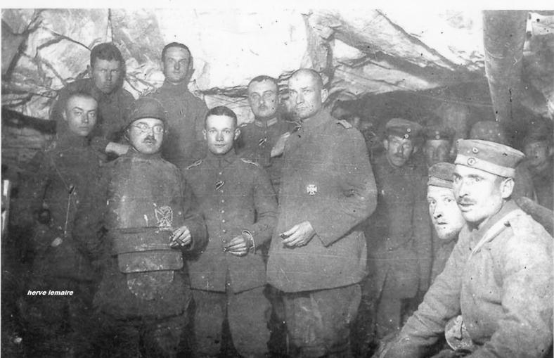 LES HOMMES FELDGRAU.