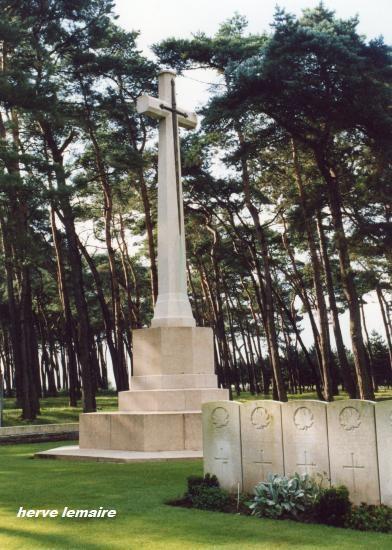 LA CROIX DU SACRIFICE .