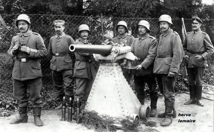 RÜSTUNG .