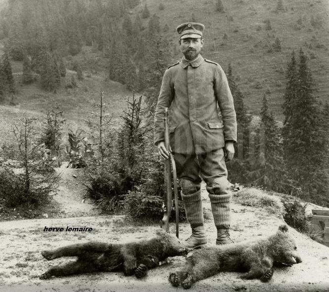 LES HOMMES FELDGRAU.