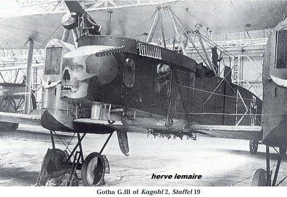 LES AVIONS