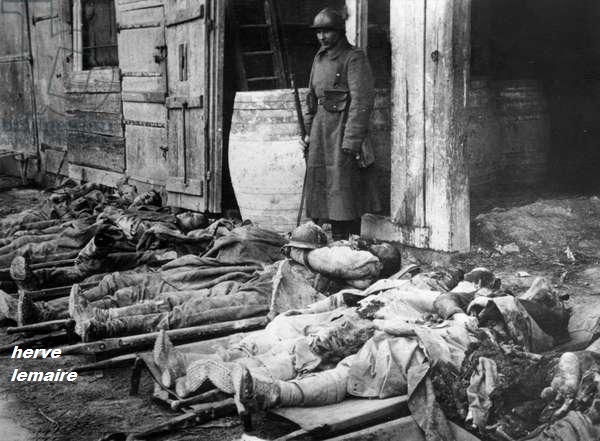 LES PREMIERES SEPULTURES .