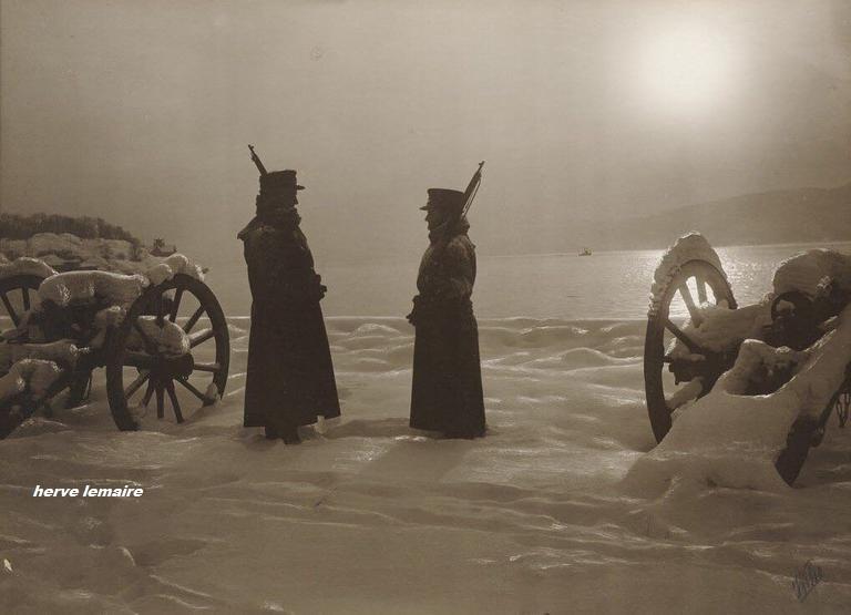 AUSTRO -HONGROIS .