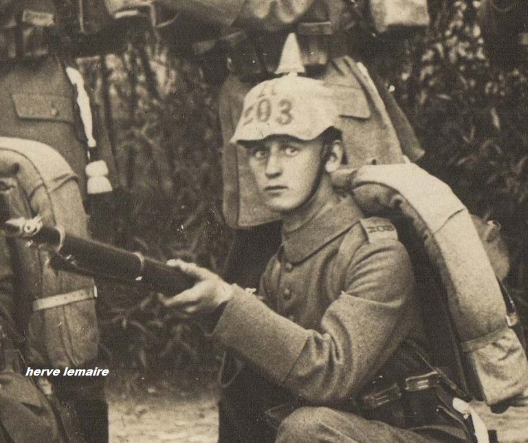LES HOMMES FELDGRAU.
