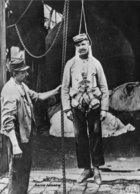 AVIONS ET PILOTES .