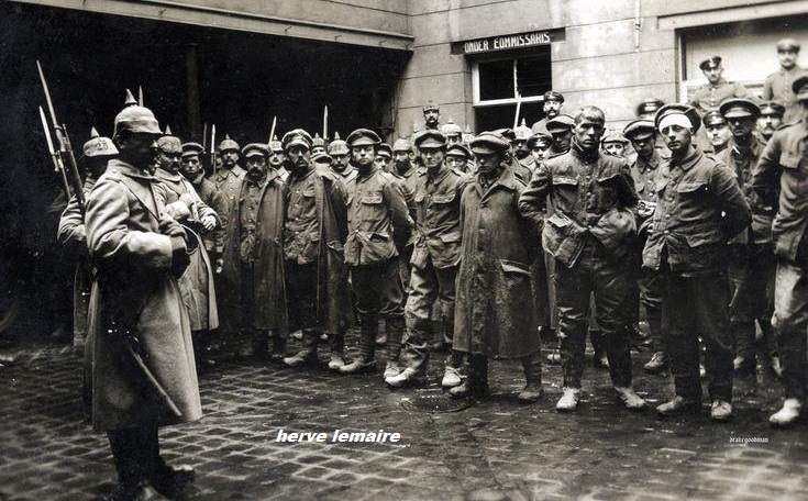 LES PRISONNIERS .