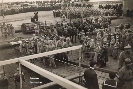 LE  SERRANOS .