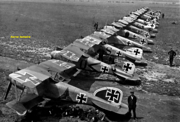 LUFTFAHRTRUPPEN .