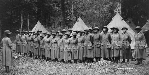 WOMEN IN WAR .