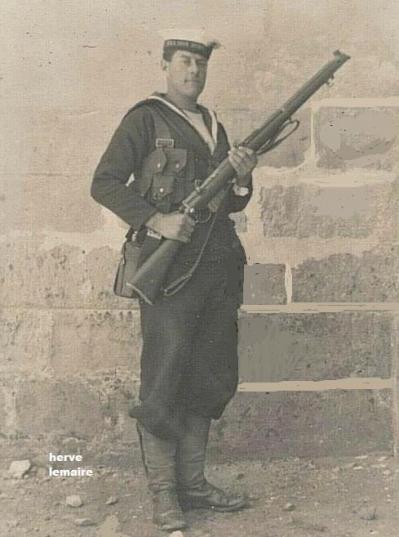 ROYAL NAVAL DIVISION .