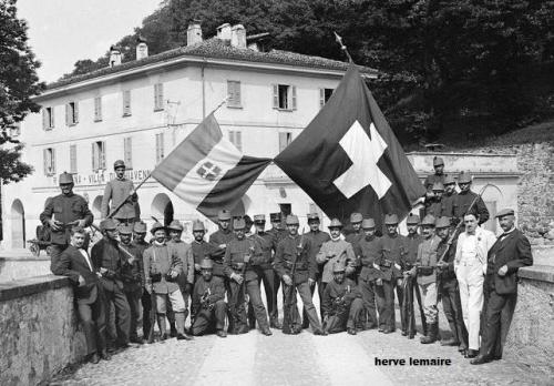 LA SUISSE .